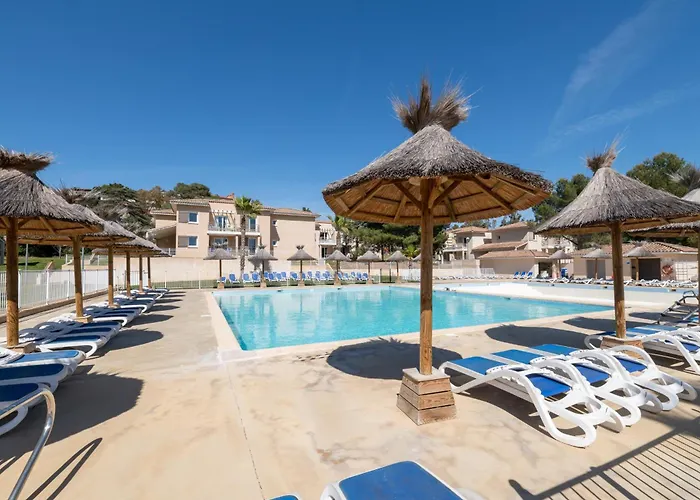 Plages De Sable Fin, Piscine, Hammam, Tennis Lesclesdenicole